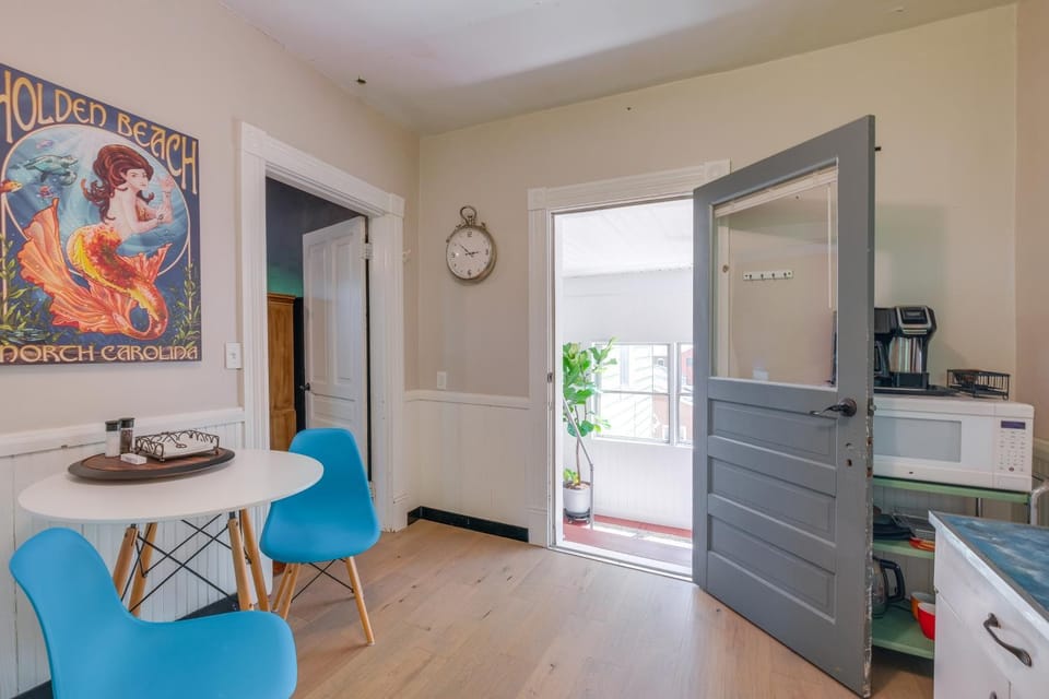 3 Mi to Liberty U: Apt w/ Full Kitchen & King Bed! Apartment in Lynchburg