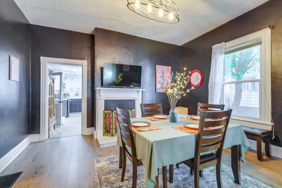 Walk to U of Lynchburg: Big Home w/ Yard & Hot Tub House in Lynchburg