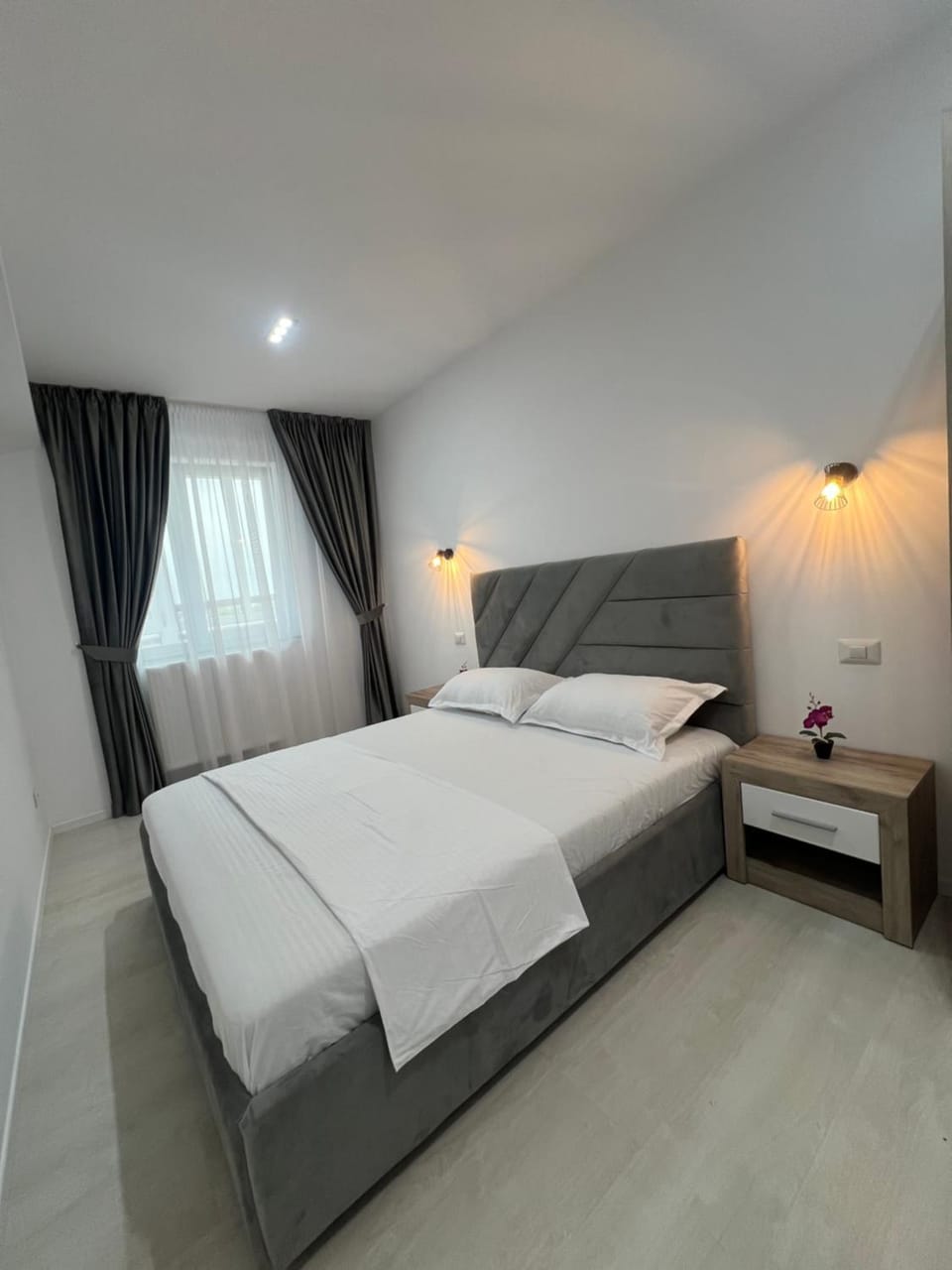 Luxury Sunny Apartments near City Center Suceava Apartment in Romania