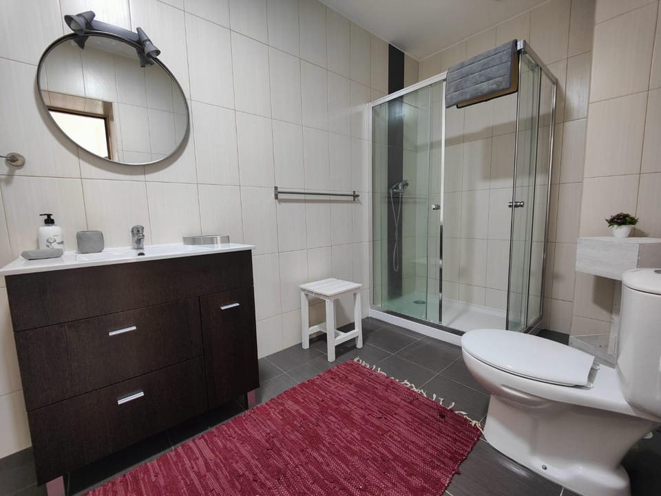 Shower, Bathroom, towels