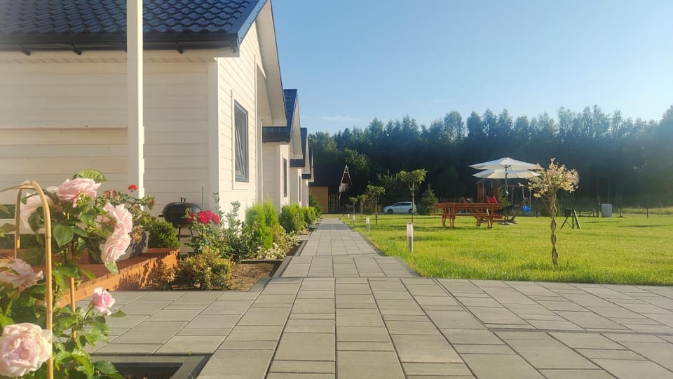 Property building, Spring, Day, Garden, Garden view