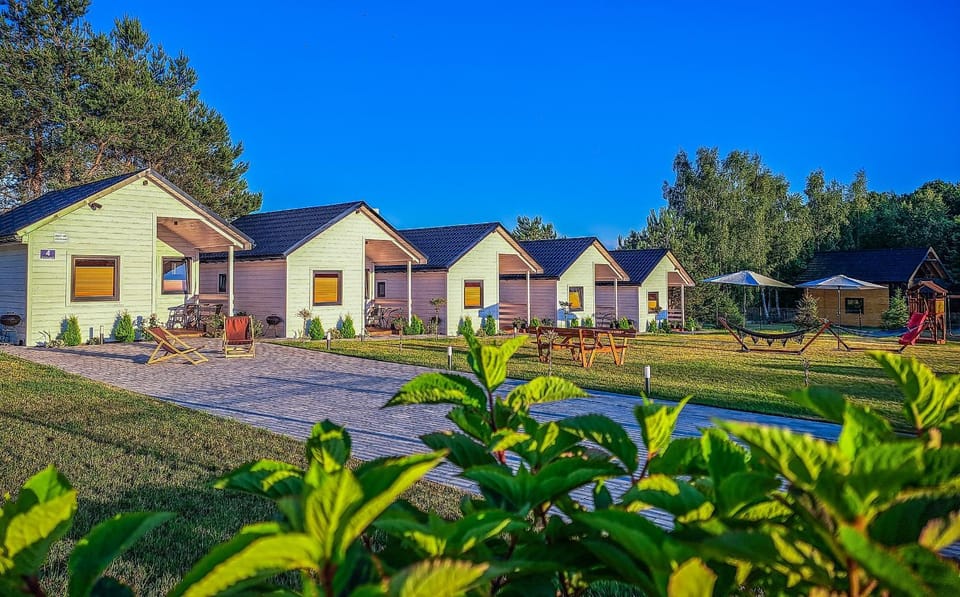 Property building, Spring, Day, Natural landscape, Garden, Garden view