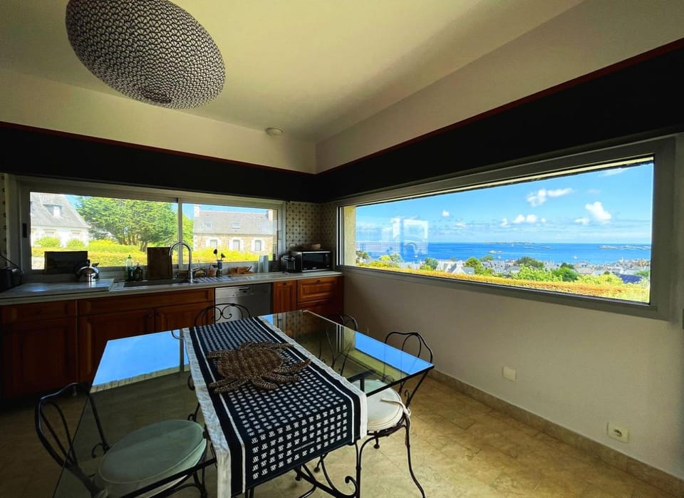 Maison KER TITOU. Bed and Breakfast in Brittany