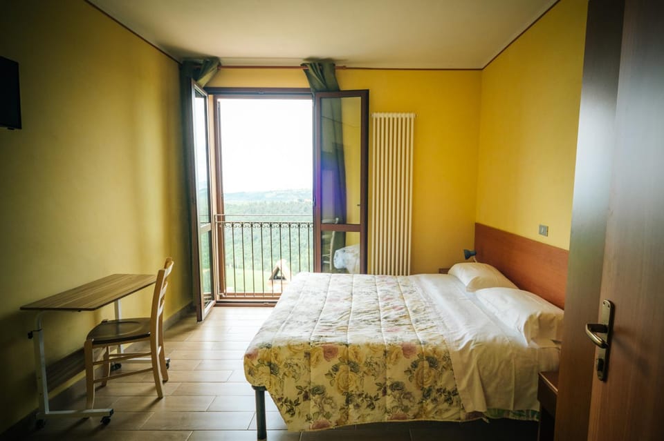 View (from property/room), Photo of the whole room, Bedroom