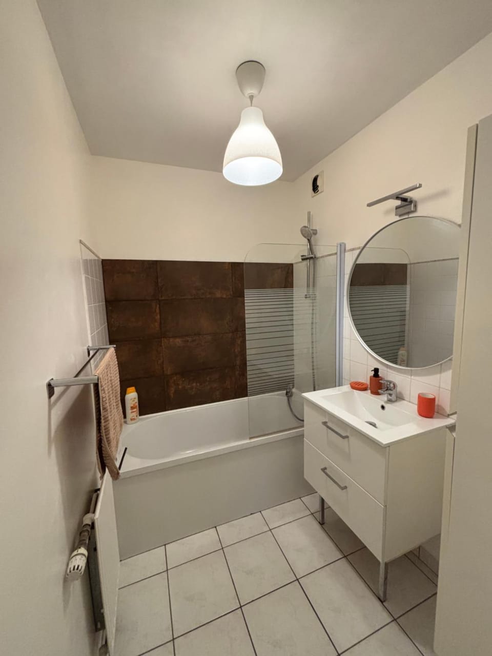 Bathroom, Bath, towels