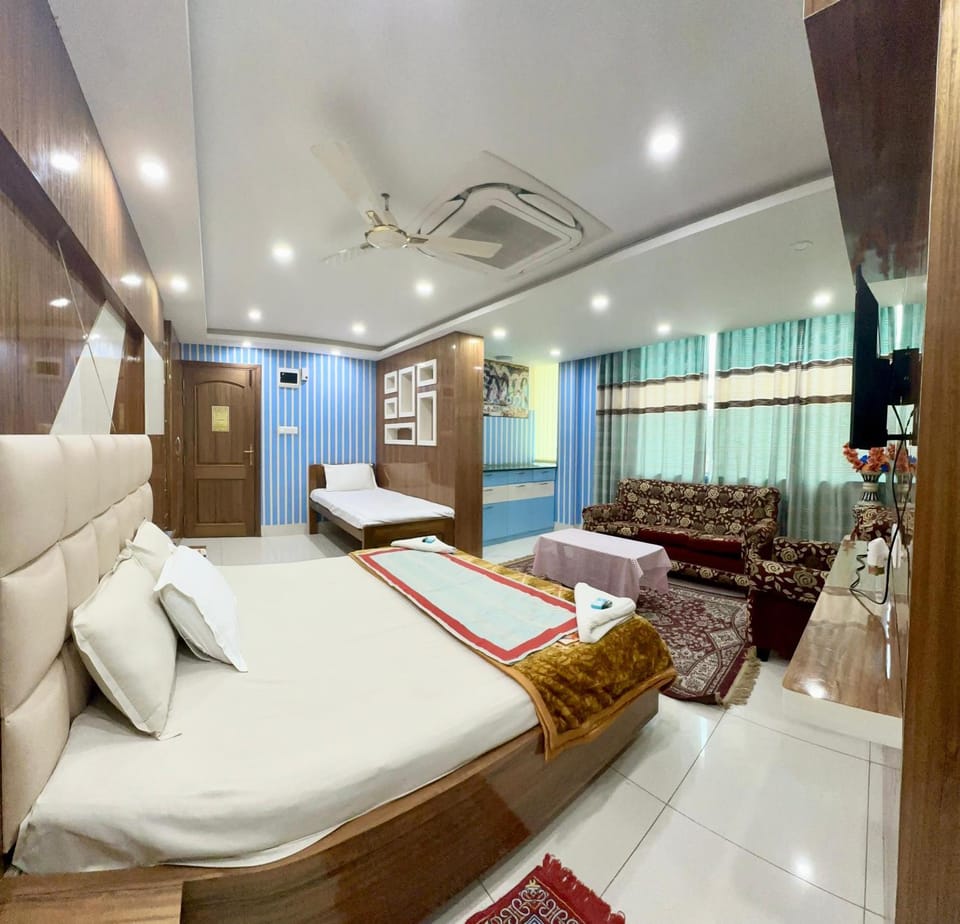 Bed, Photo of the whole room, Bedroom, air conditioner