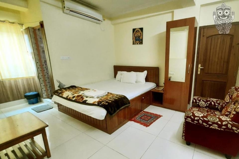 Photo of the whole room, Bedroom, air conditioner