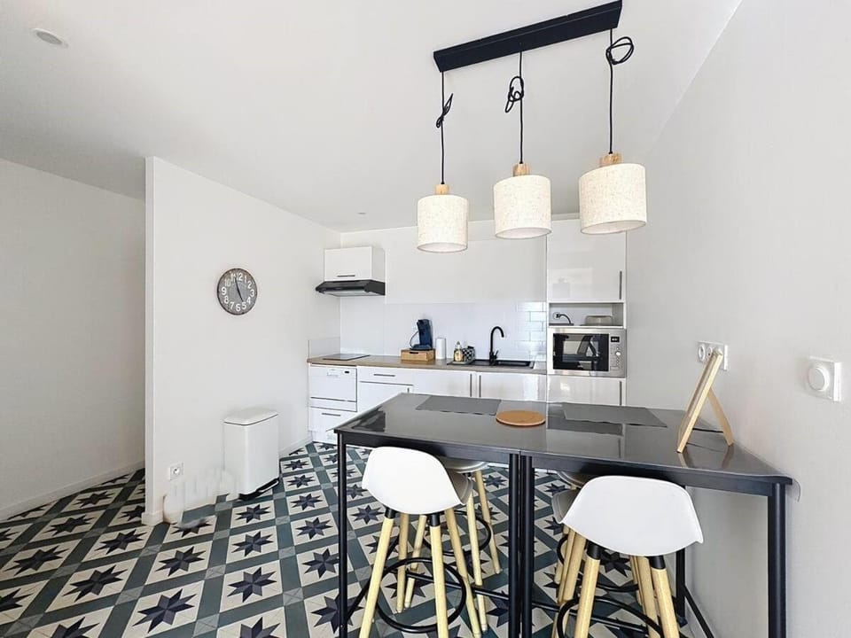 Kitchen or kitchenette, stove