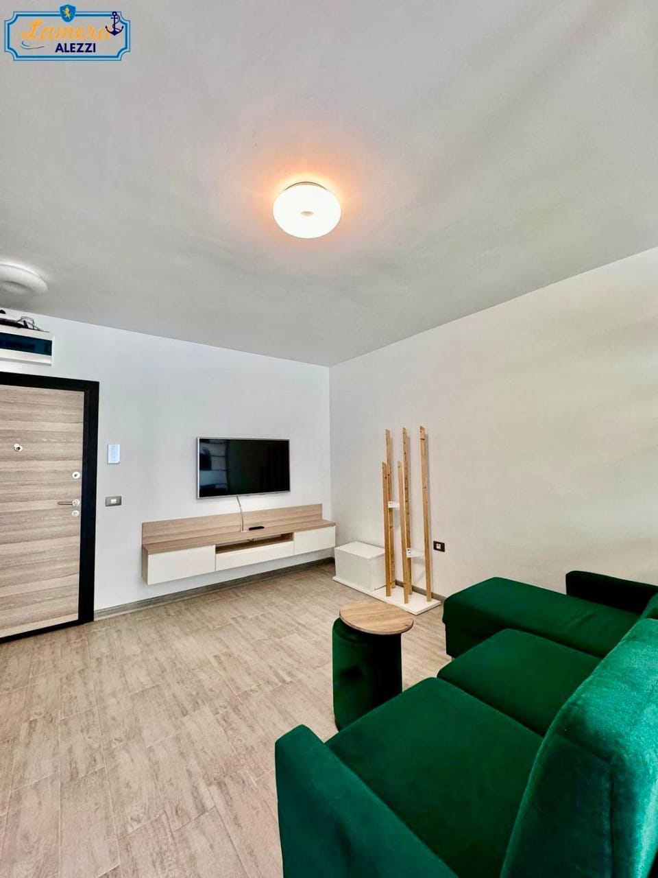 Communal lounge/ TV room, Bed, TV and multimedia, Living room