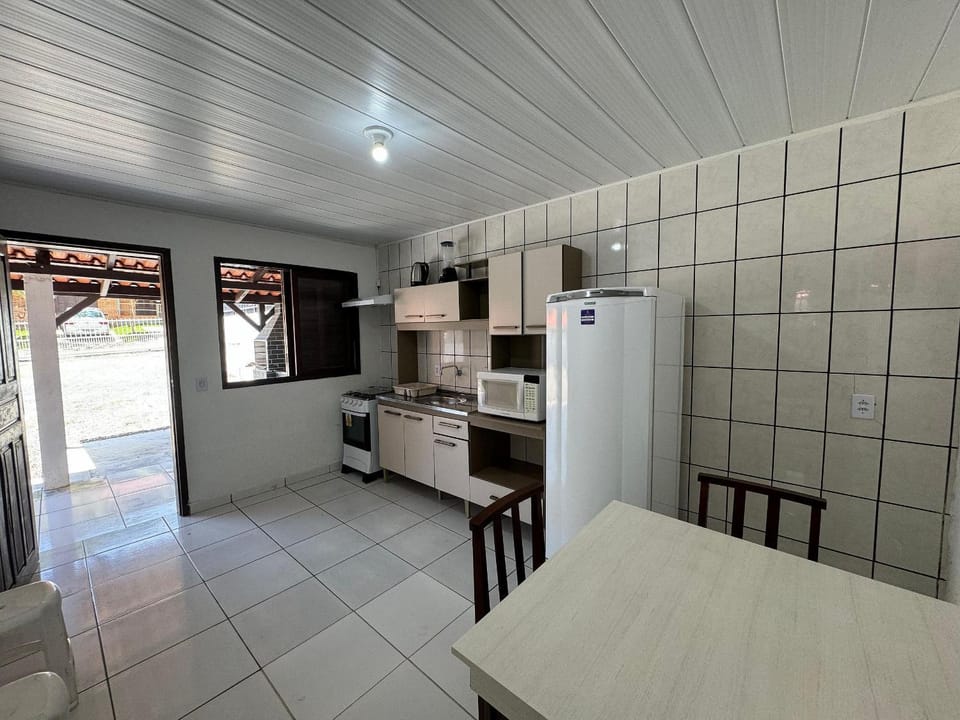 A86 - Casa 02 dormitórios no centro. Apartment in Bombinhas