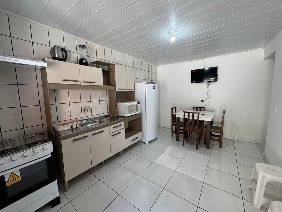 A86 - Casa 02 dormitórios no centro. Apartment in Bombinhas