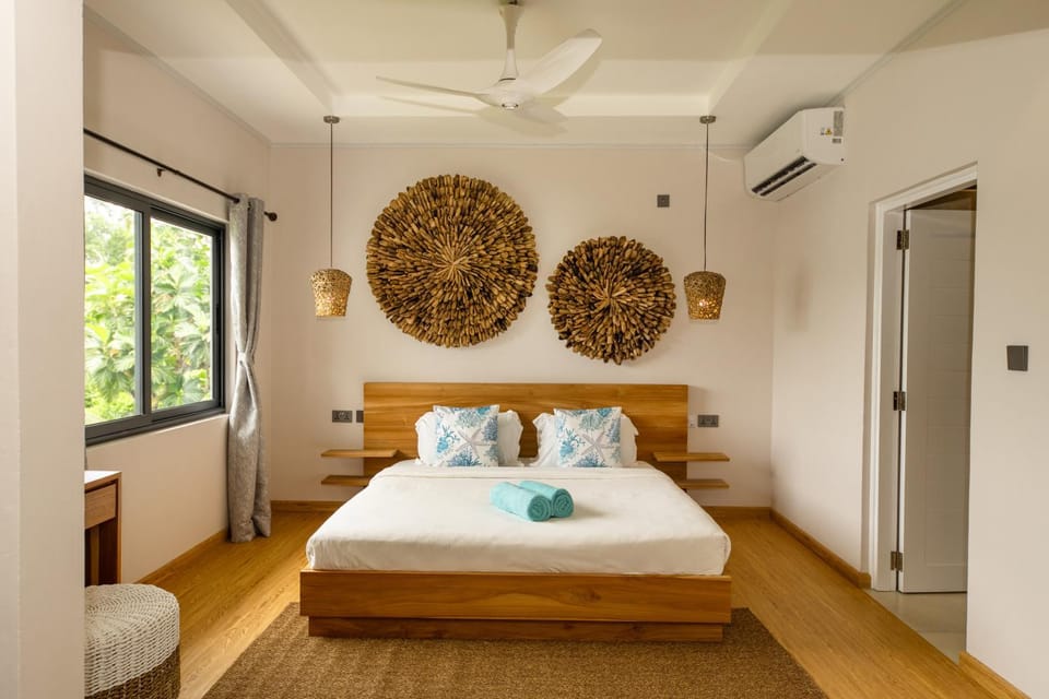 Bed, Bedroom, air conditioner