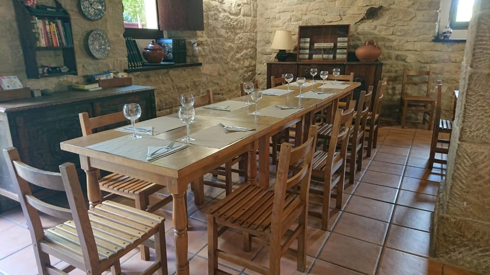 Restaurant/places to eat, Restaurant/places to eat, Banquet/Function facilities