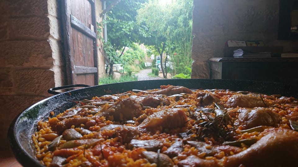 Restaurant/places to eat, Balcony/Terrace, Food