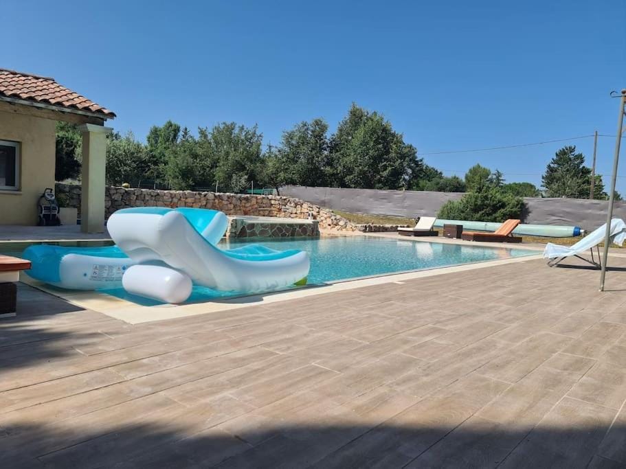 Les glycines-piscine à débordement Villa in French Riviera