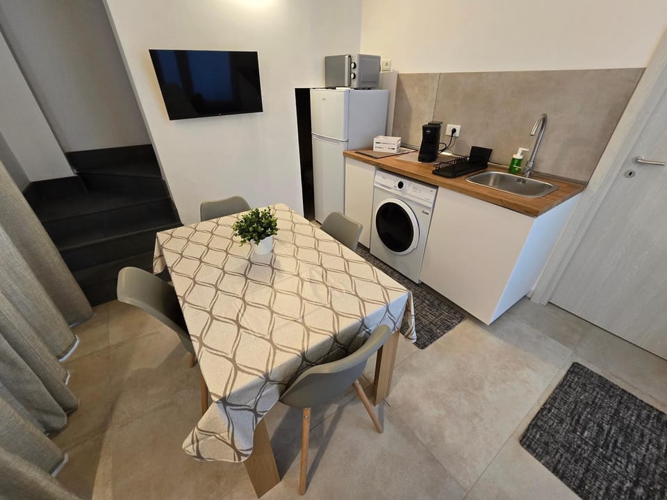 Fortino living fall Apartment in Catania