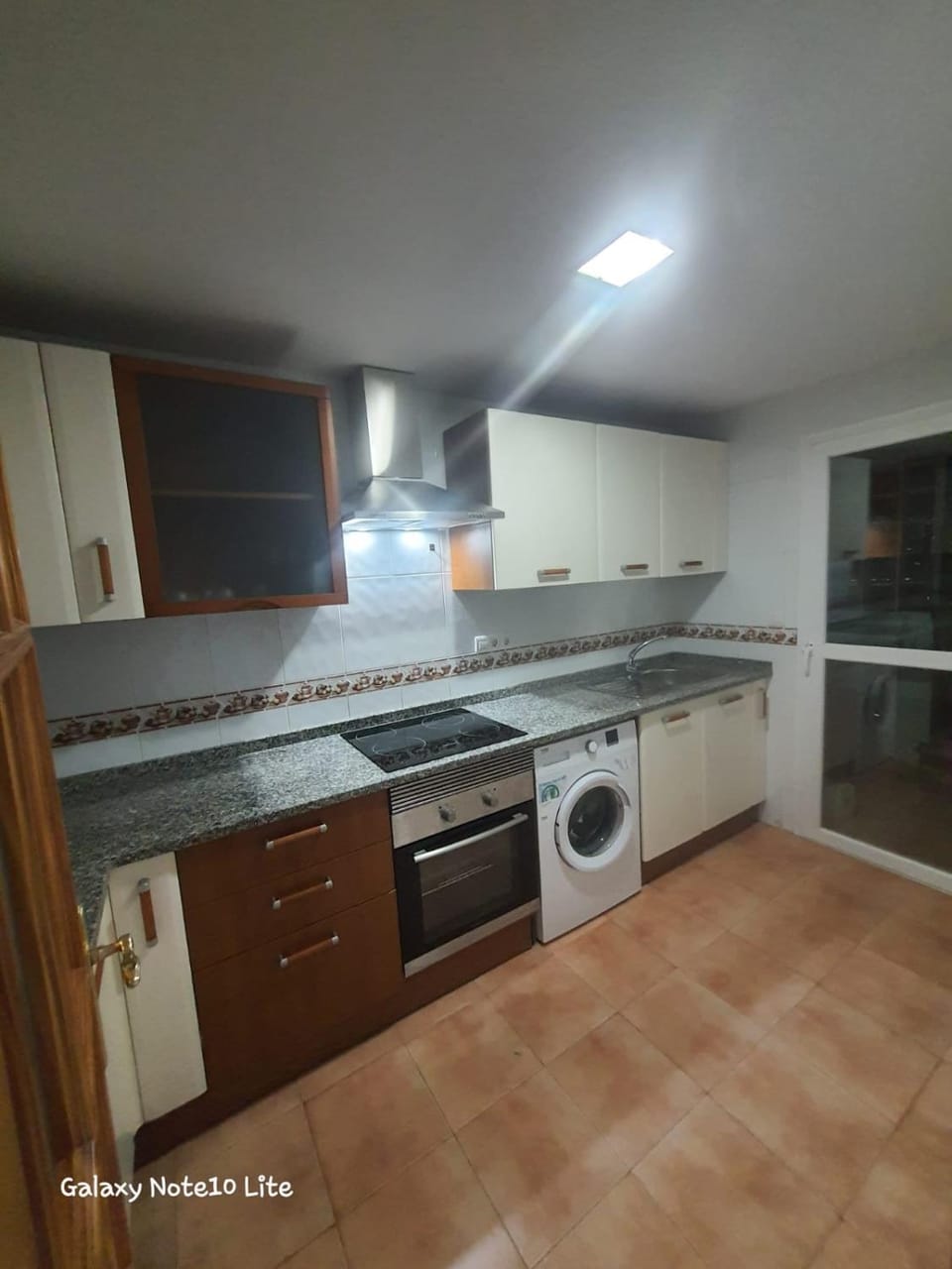 Kitchen or kitchenette, oven, pet friendly, stove