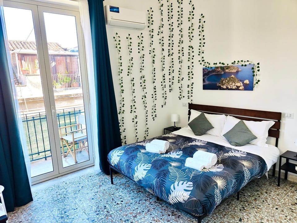 Bed, View (from property/room), Balcony/Terrace, Photo of the whole room, Bedroom, towels