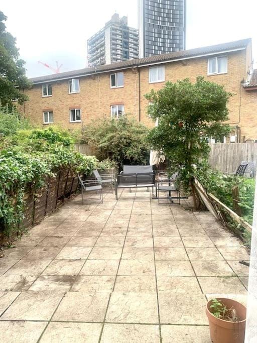 City of London House in London Borough of Southwark