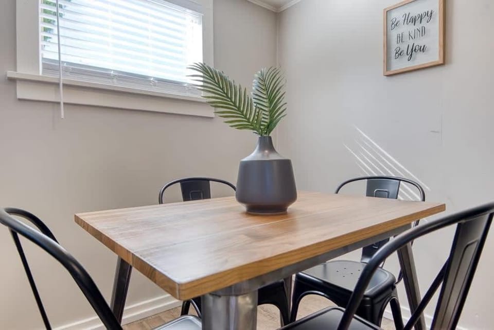 #StayInMyDistrict HeritageHouse 2Bedroom Apartment Apartment in Coos Bay