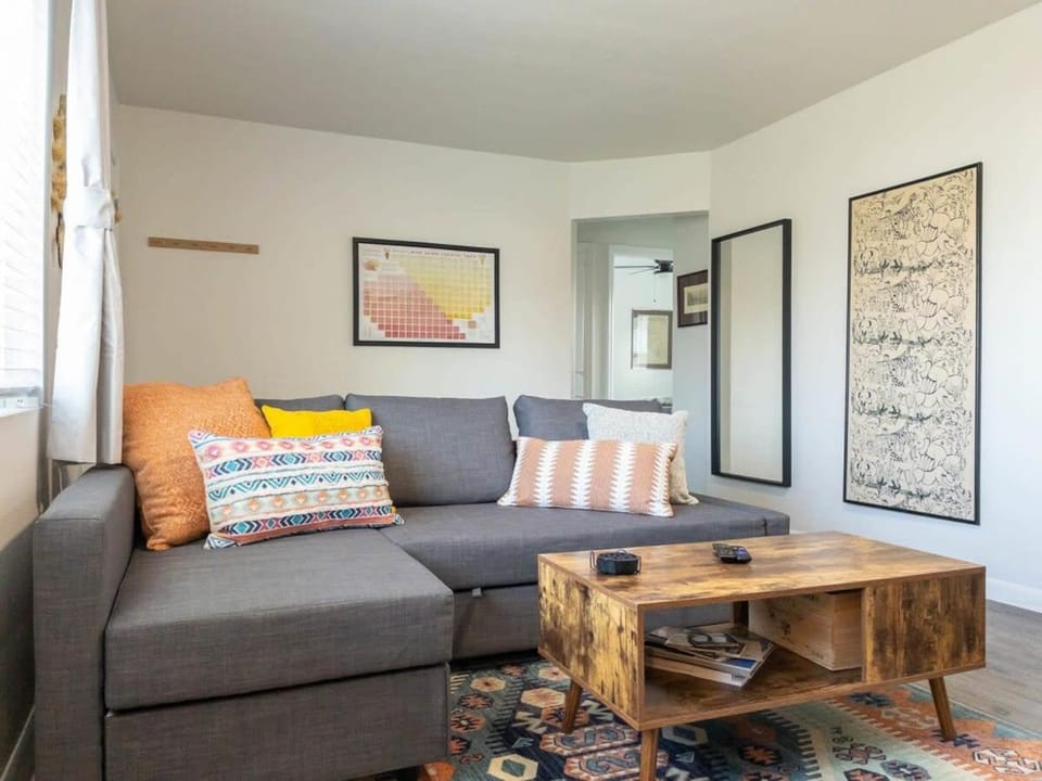 #StayInMyDistrict Walla Walla Wine Getaway House in College Place