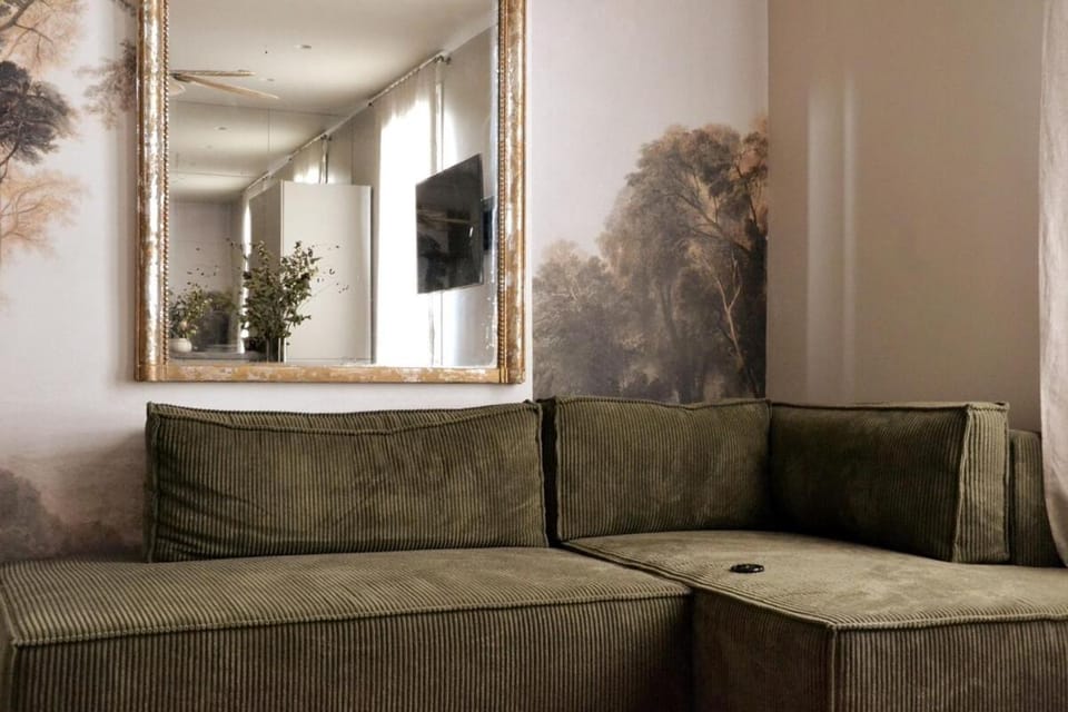 Eiffel Tower Paris in Love Apartment in Paris
