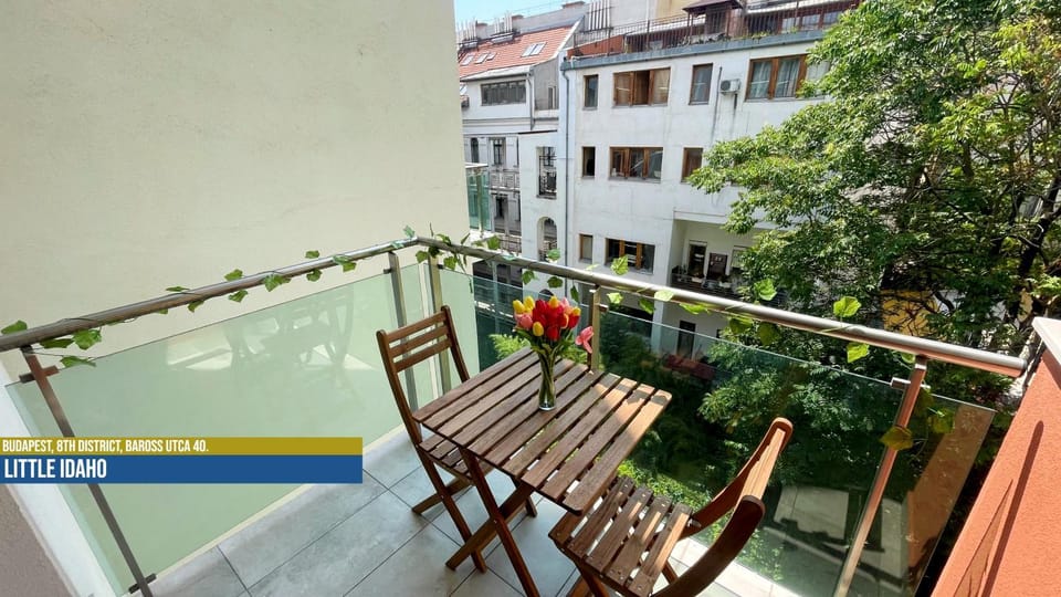 Property building, View (from property/room), Balcony/Terrace, Balcony/Terrace