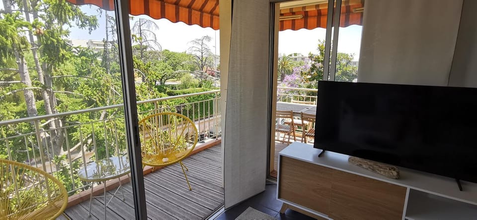 Spacieux 2 pièces avec terrasse, clim et parking Apartment in Antibes