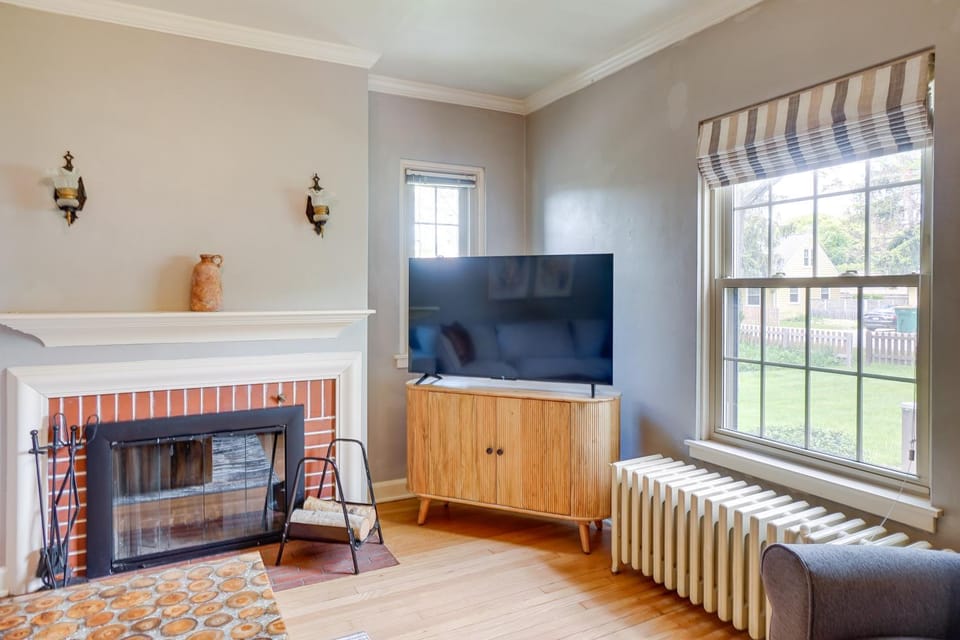 Walkable Thiensville Retreat Near Hiking! House in Wisconsin