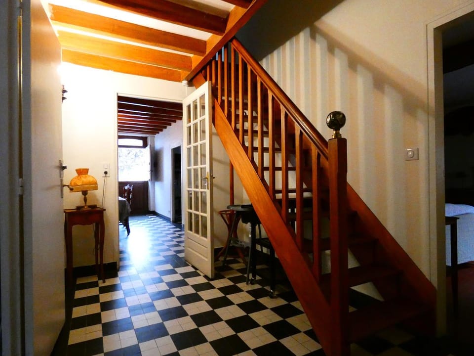 Escapade Paisible: Gîte pour 8 à Saint-Hilaire-sur-Yerre, Jardin Clos, Proche Chateaudun et Chartres - FR-1-581-131 House in Centre-Val de Loire