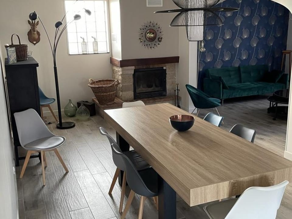 Gîte élégant avec grand jardin privé, idéalement situé près des châteaux et activités, tout inclus - FR-1-491-358 House in Centre-Val de Loire