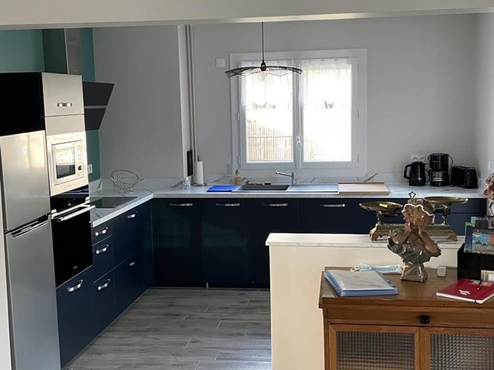 Gîte élégant avec grand jardin privé, idéalement situé près des châteaux et activités, tout inclus - FR-1-491-358 House in Centre-Val de Loire