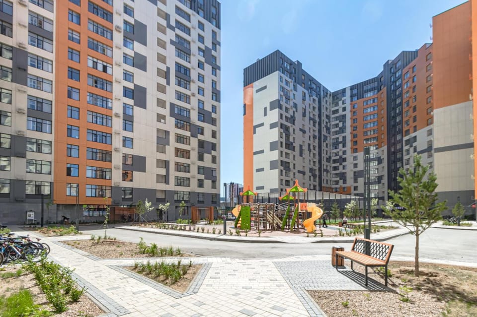 Property building, Neighbourhood