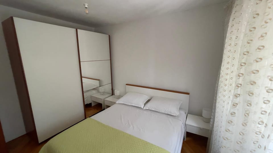 Bed, Bedroom, wardrobe