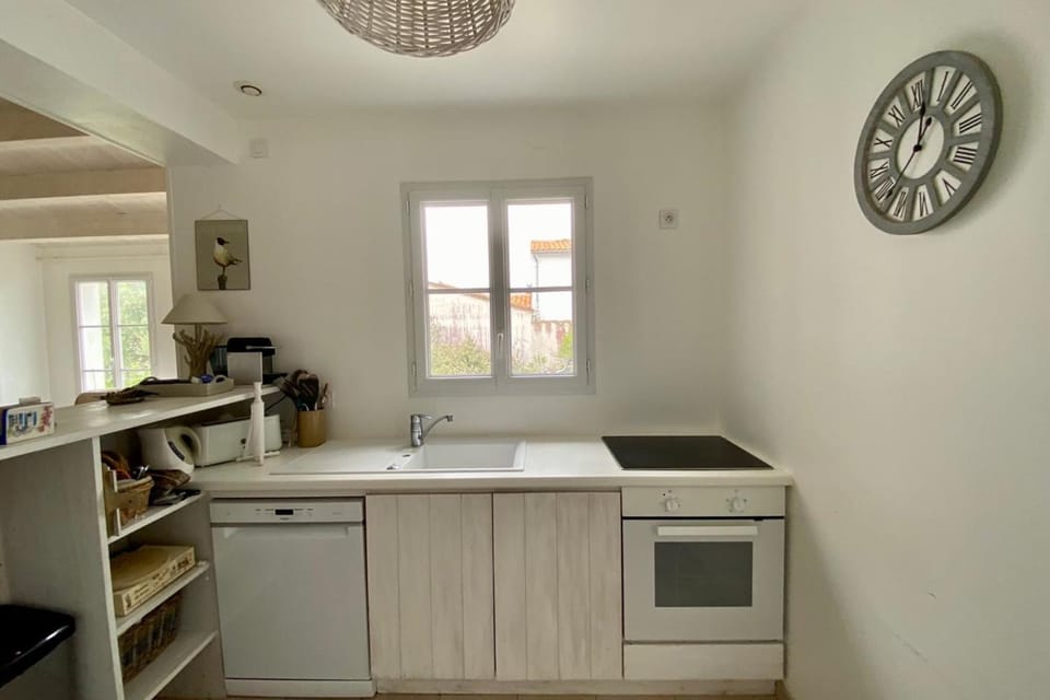 Spacious house close to the beach with terrace House in La Couarde-sur-Mer