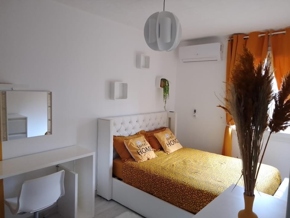 chambre climatisée à louer dans pavillon Vacation rental in Centre-Val de Loire