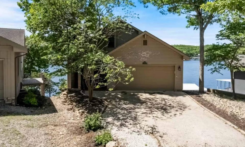 Life's Better At The Lake House in Lake of the Ozarks