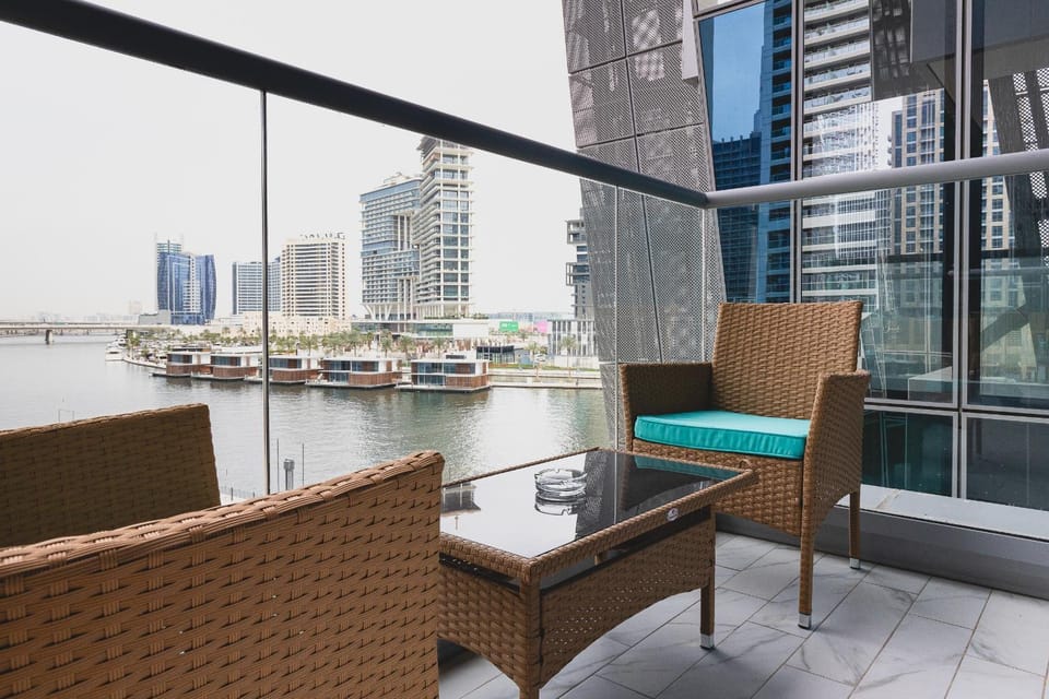 View (from property/room), Balcony/Terrace, City view, Lake view