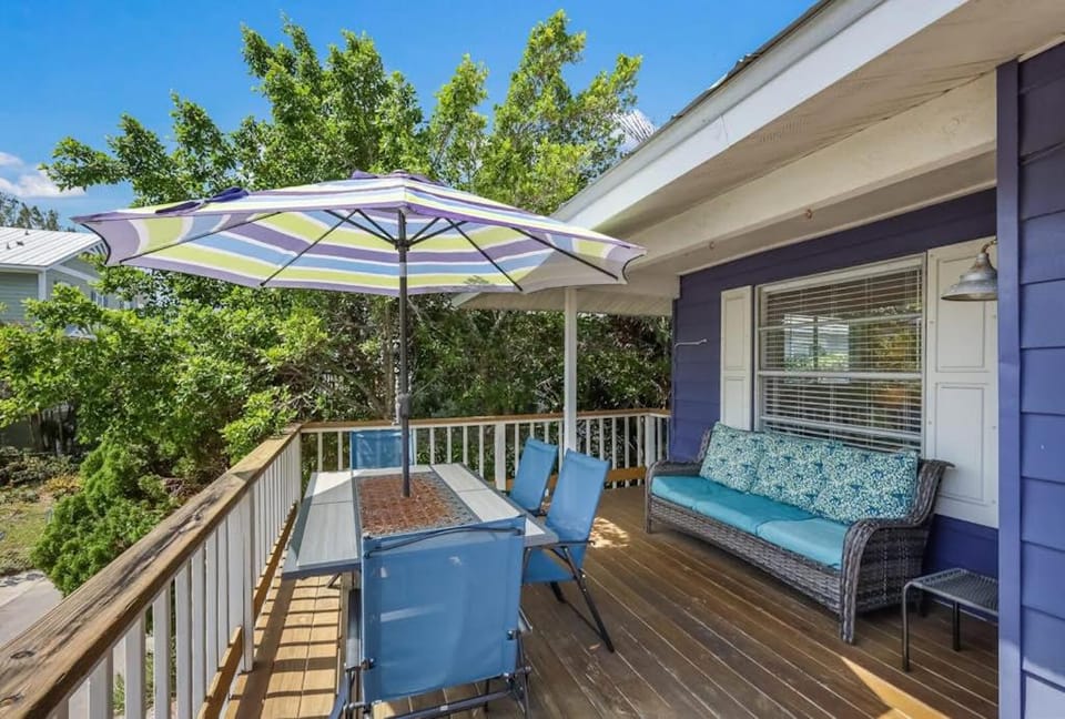 Sunny Daydream - East House in Bradenton Beach