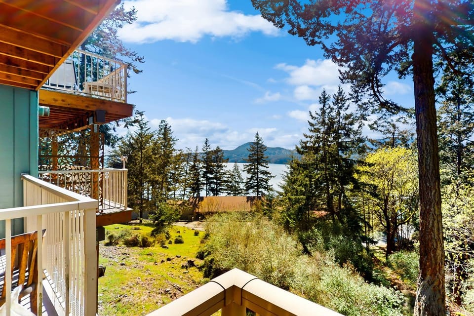 Rosario Relaxation Condo - A House in Washington