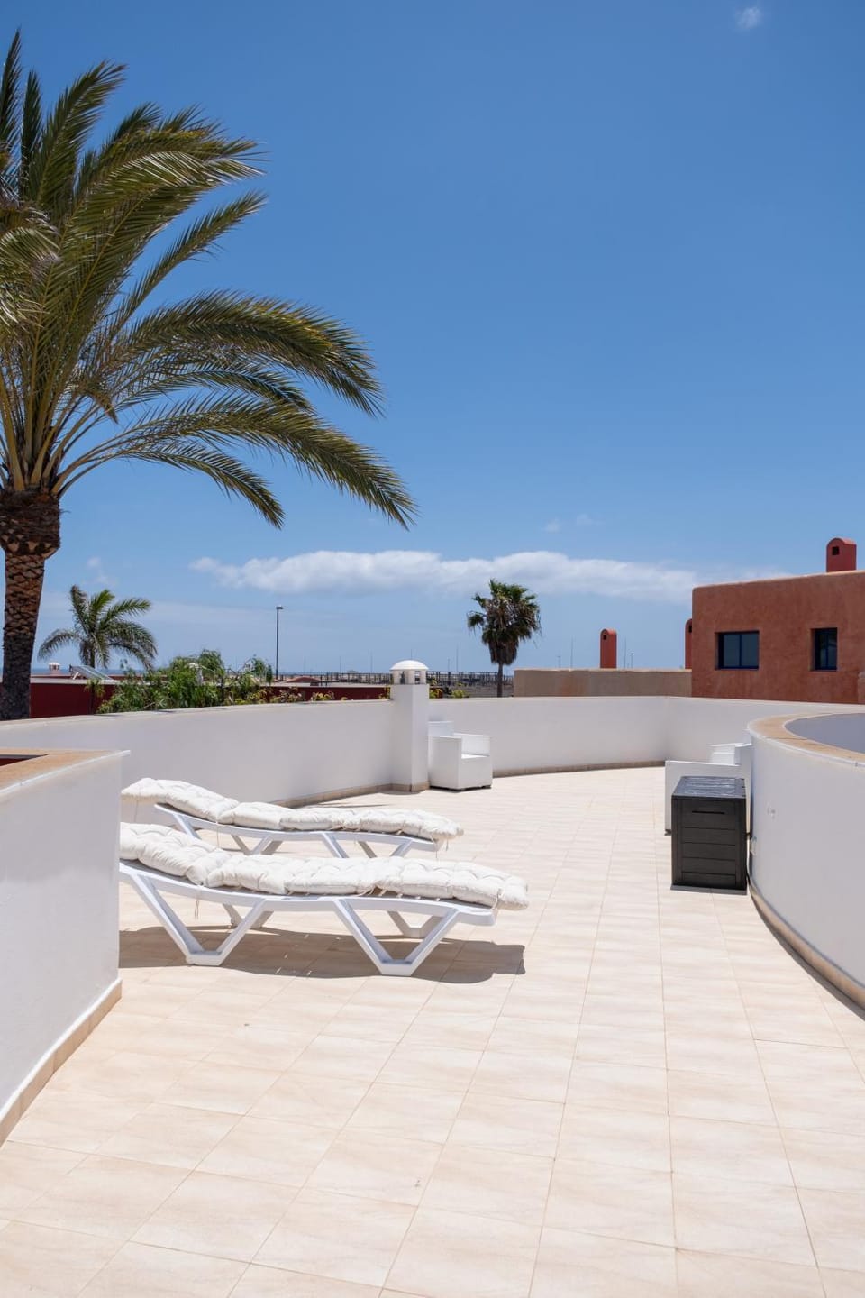 Balcony/Terrace, sunbed