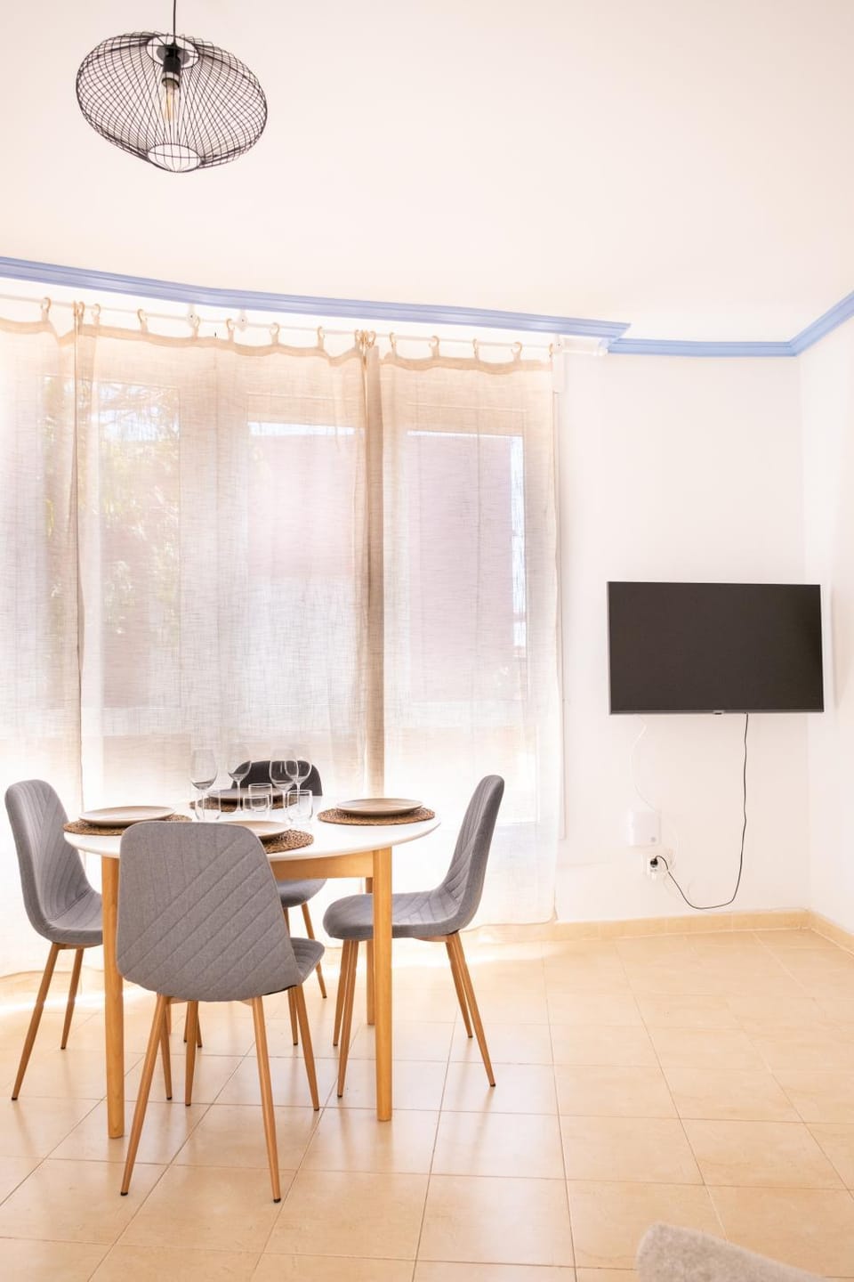 TV and multimedia, Dining area
