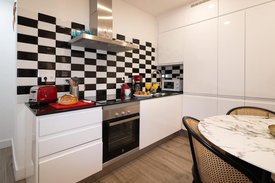 Kitchen or kitchenette, Dining area, dishwasher, oven, stove, toaster