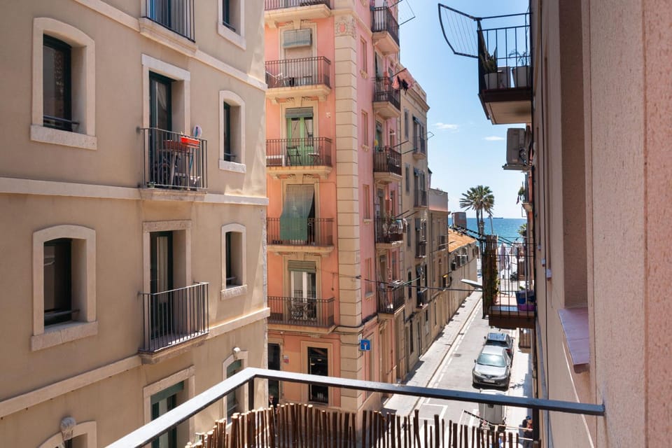 Neighbourhood, Balcony/Terrace, Sea view, Street view
