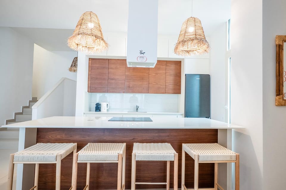 Kitchen or kitchenette, Dining area, stove
