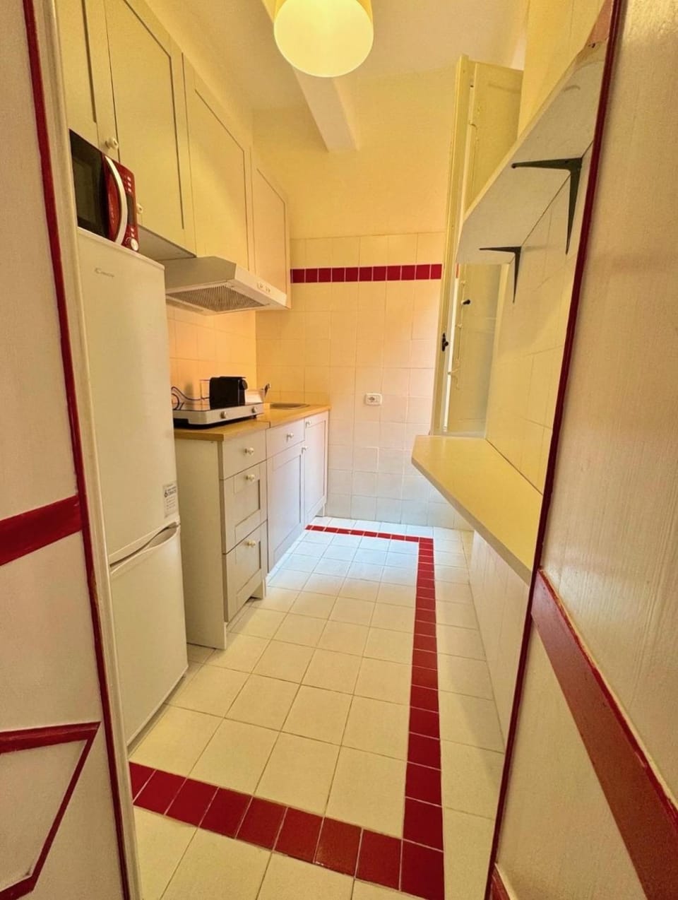Kitchen or kitchenette, pet friendly, stove