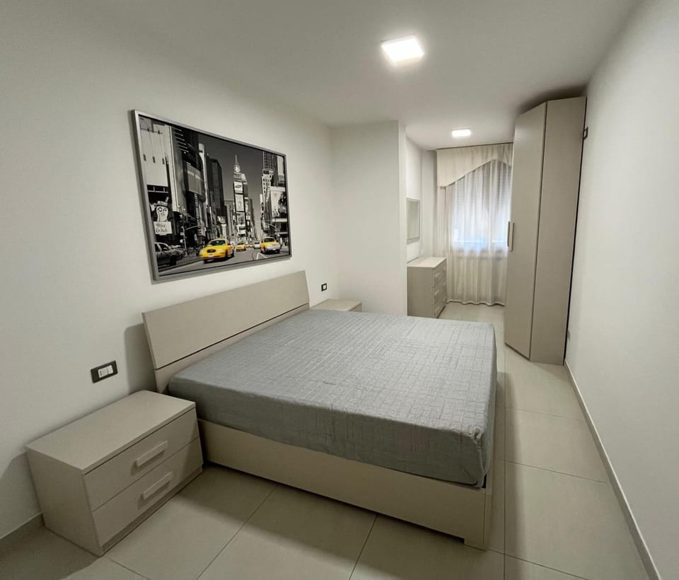 Bed, Photo of the whole room, Bedroom, wardrobe