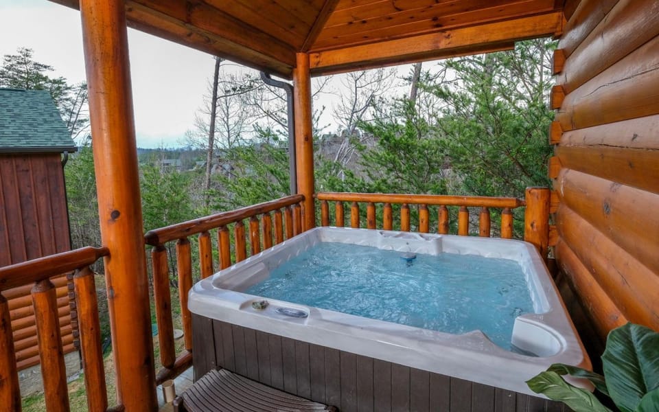Splash N More・Private Indoor Pool・Game Room・Hot Tub・Pet Friendly House in Pigeon Forge