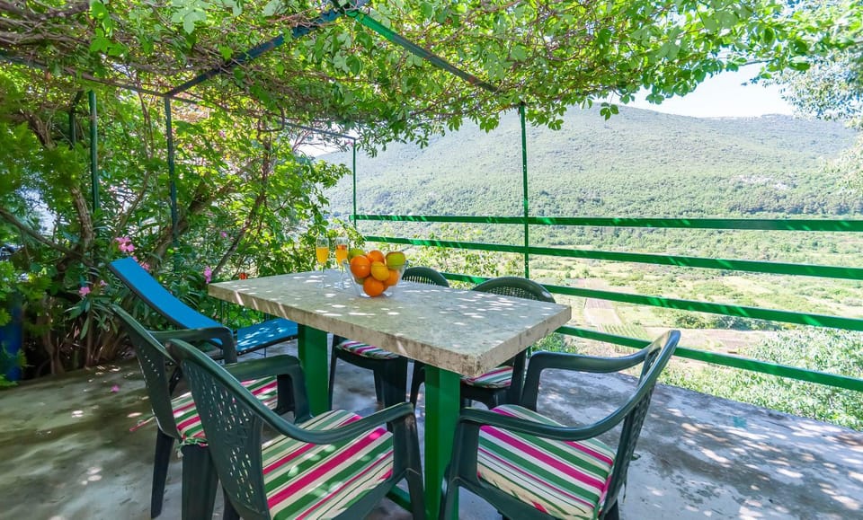 Balcony/Terrace, Seating area, Garden view