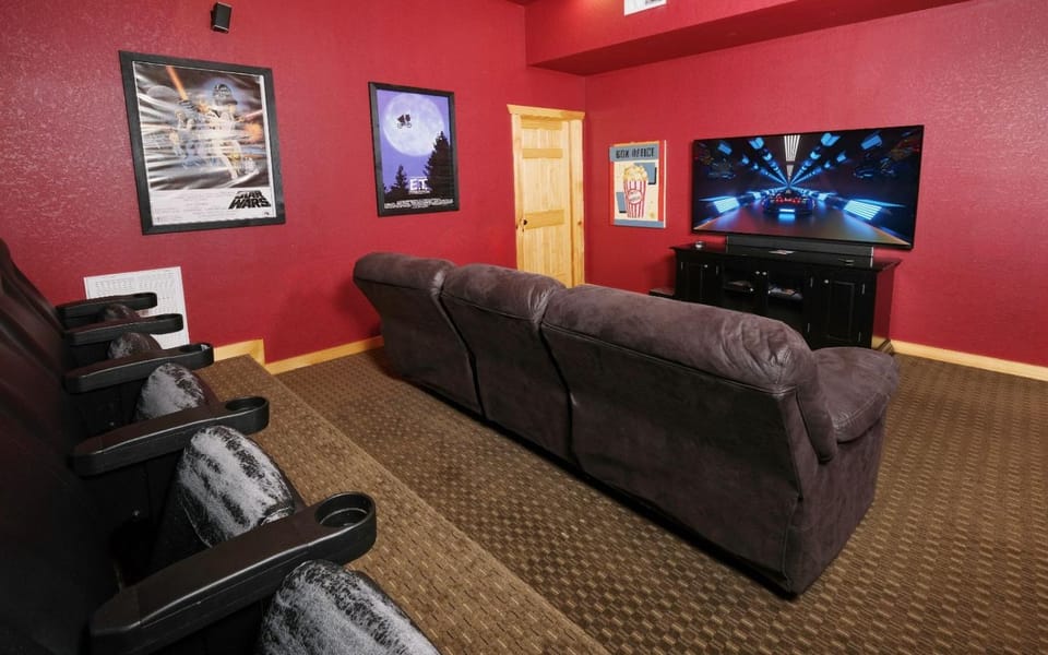 Beavers Treehouse - Private Pool with Sauna, Outdoor Hot Tub, Game Room, + Theater Room House in Sevier County
